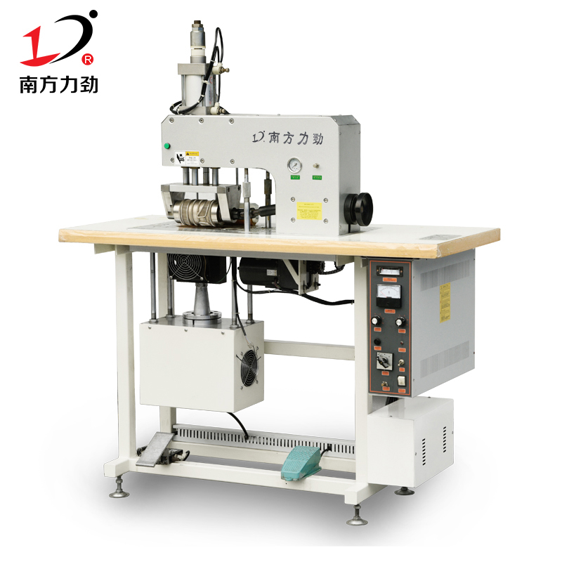 八寸超聲波花邊機鞋墊機眼罩機